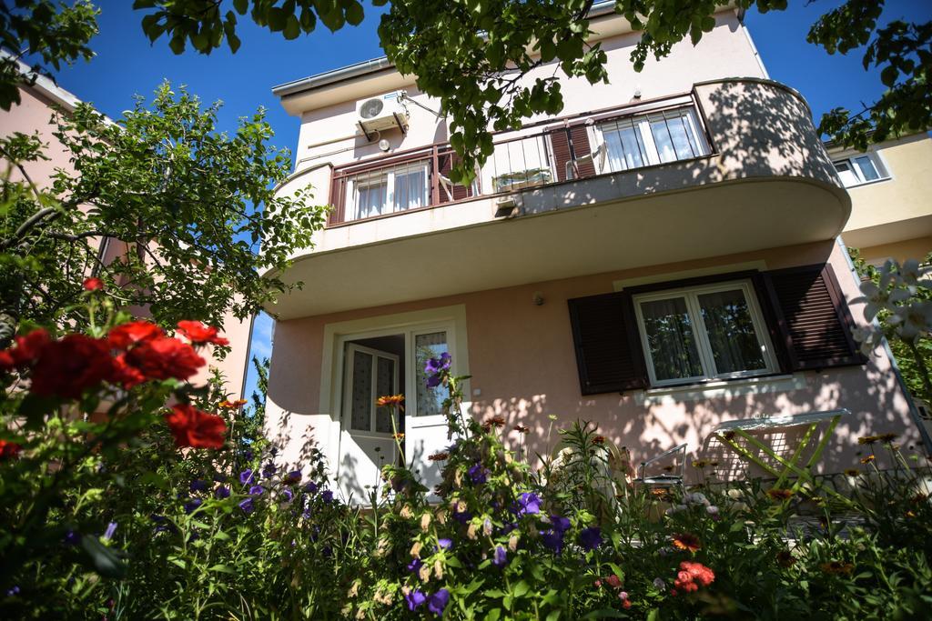 Apartments Vitkovic Cres Exterior photo